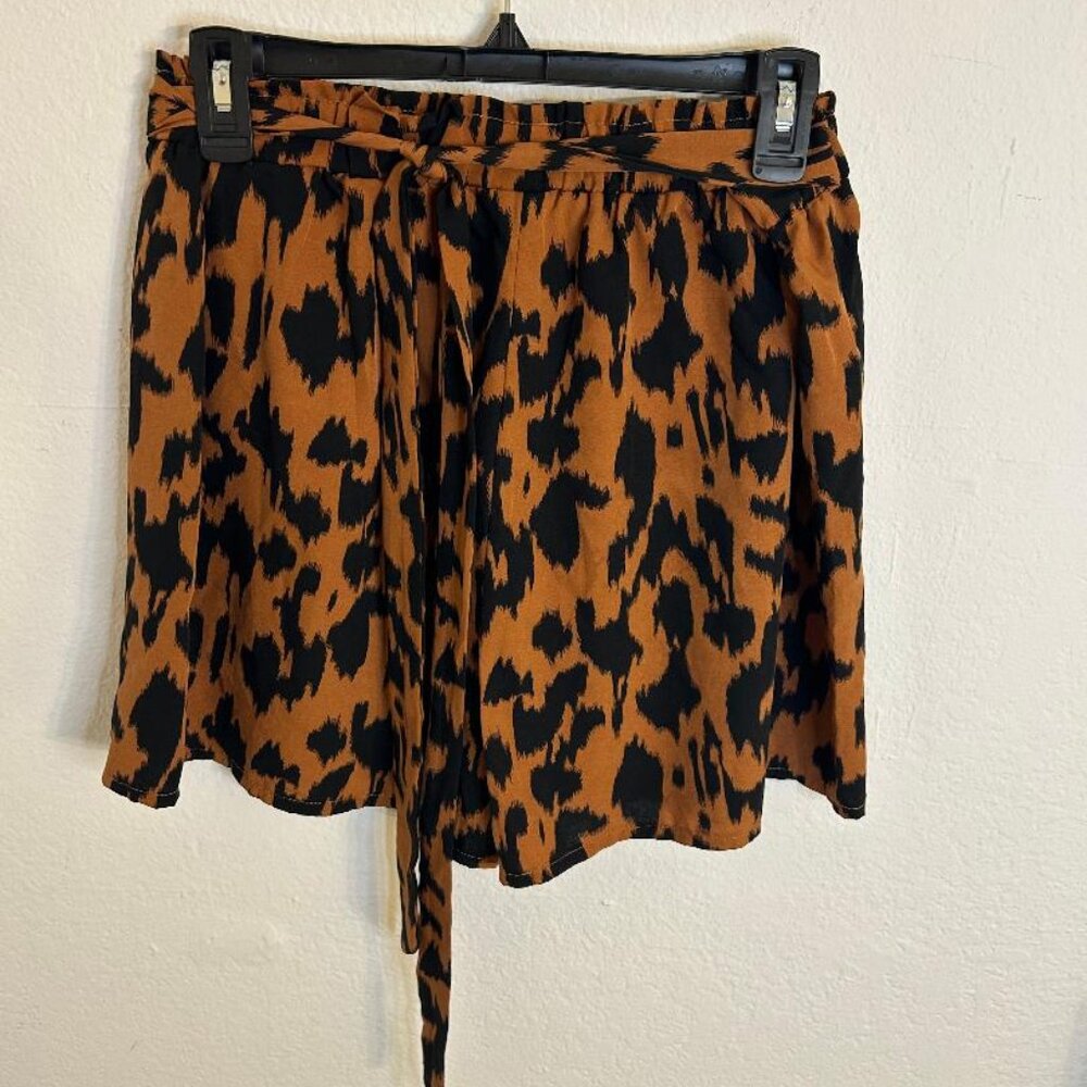 High Waist Relaxed Fit Leopard Print Fashion Shorts Size Large